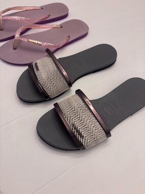 Havaianas Sandals Bundle 2 Pairs Women’s Size 9/10 (39–40) Flip Flops & Slides